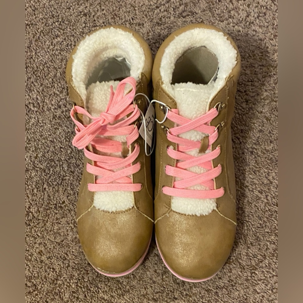 Brand new with tags size 4 girls boots - Picture 2 of 6
